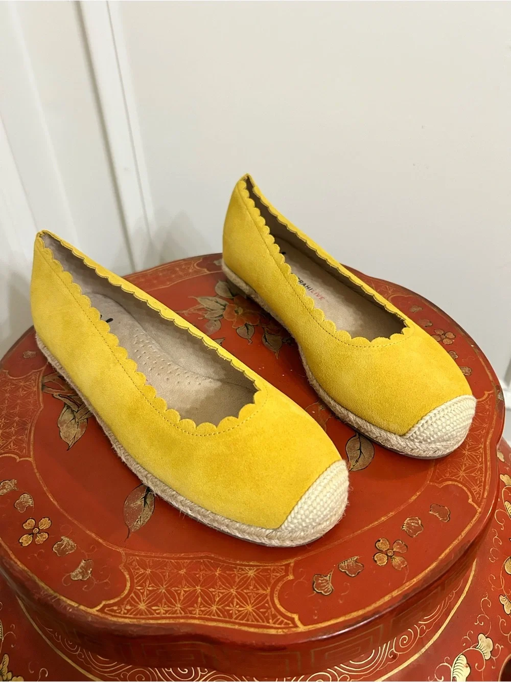 Isaac‎ Mizrahi Yellow Suede Scalloped Espadrille Flats